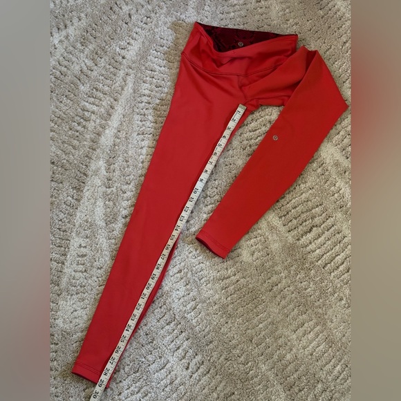 Lululemon Wunder Under Reversible leggings in EXCELLENT like new condition! - Picture 6 of 6